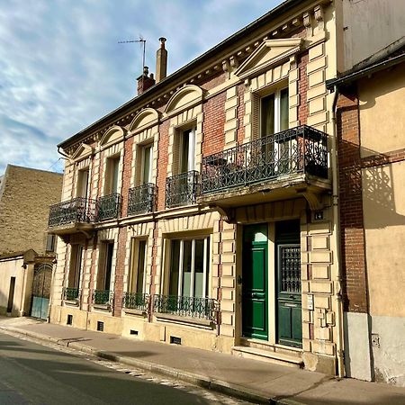 Appartement De Luxe Avec Fresque, Hyper Centre Et Parking Sure Фонтенбло Экстерьер фото