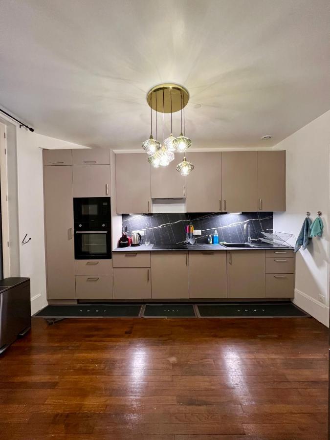 Appartement De Luxe Avec Fresque, Hyper Centre Et Parking Sure Фонтенбло Экстерьер фото