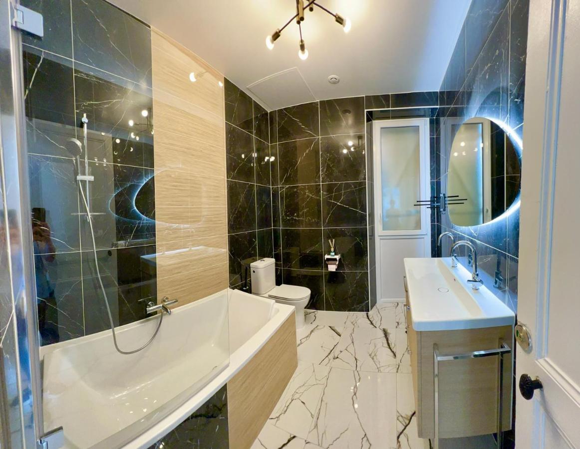 Appartement De Luxe Avec Fresque, Hyper Centre Et Parking Sure Фонтенбло Экстерьер фото