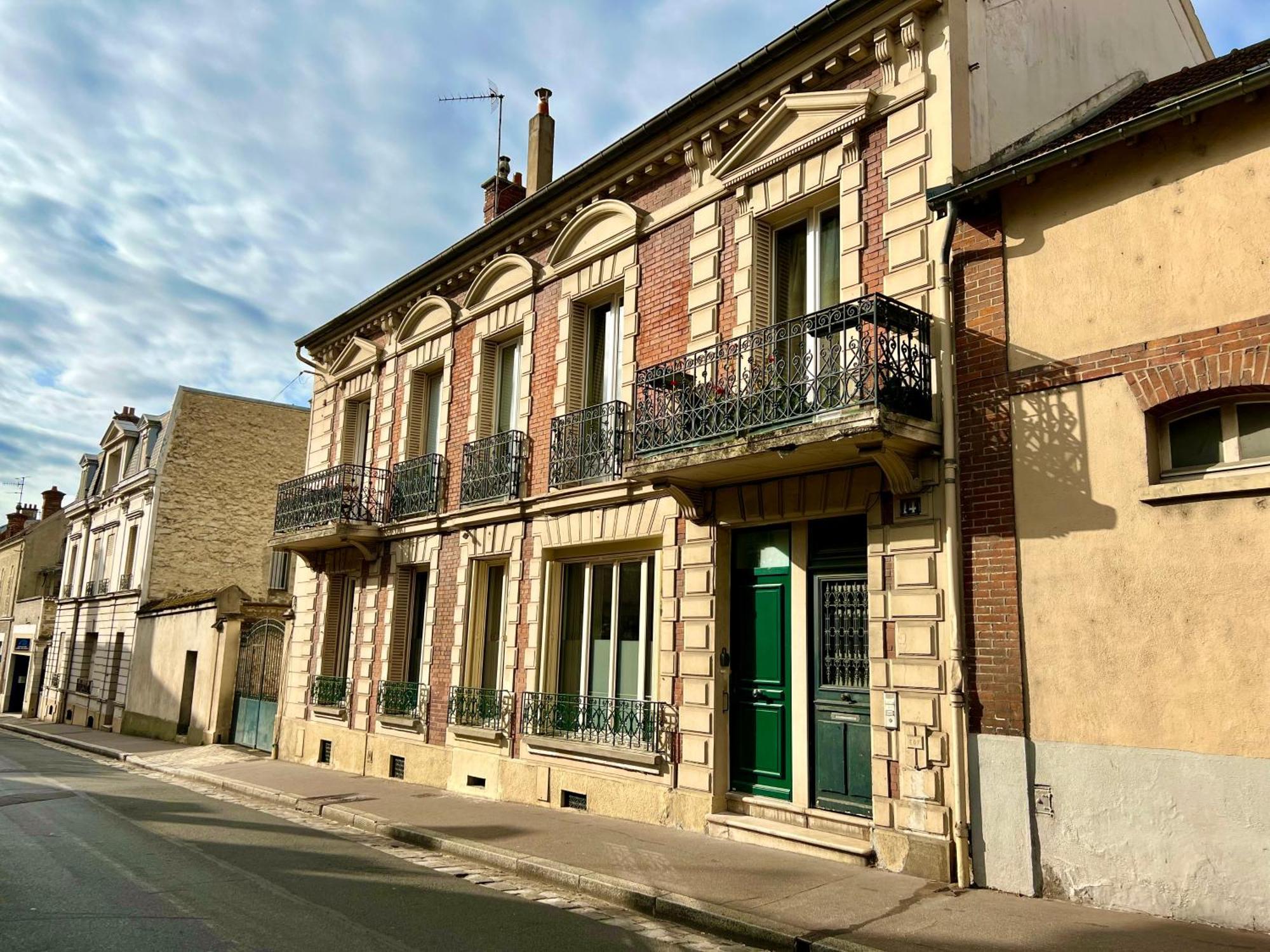 Appartement De Luxe Avec Fresque, Hyper Centre Et Parking Sure Фонтенбло Экстерьер фото